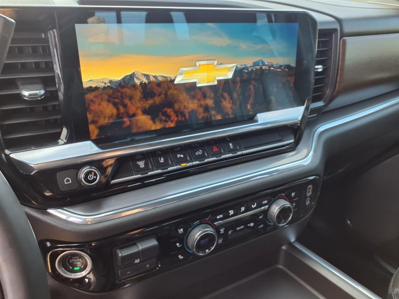 Chevrolet Silverado 2500HD 4WD Crew Cab 159" High Country 2024