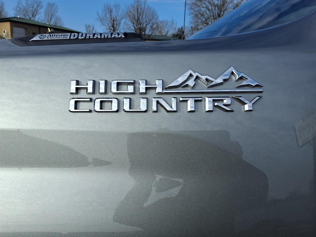 Chevrolet Silverado 2500HD 4WD Crew Cab 159" High Country 2024