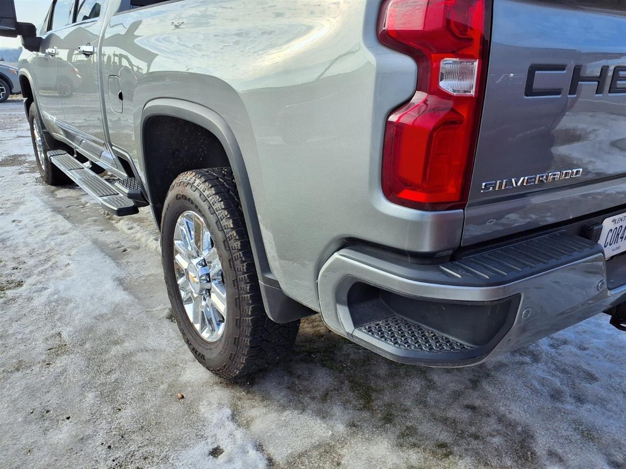 Chevrolet Silverado 2500HD 4WD Crew Cab 159" High Country 2024