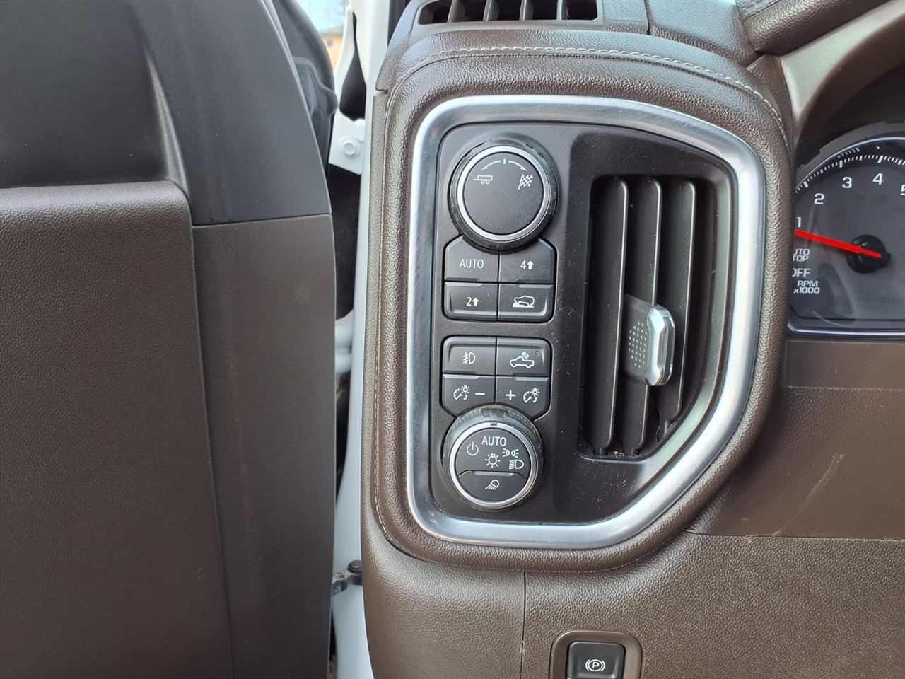 Chevrolet Silverado 1500 4WD Crew Cab 147" LTZ 2019