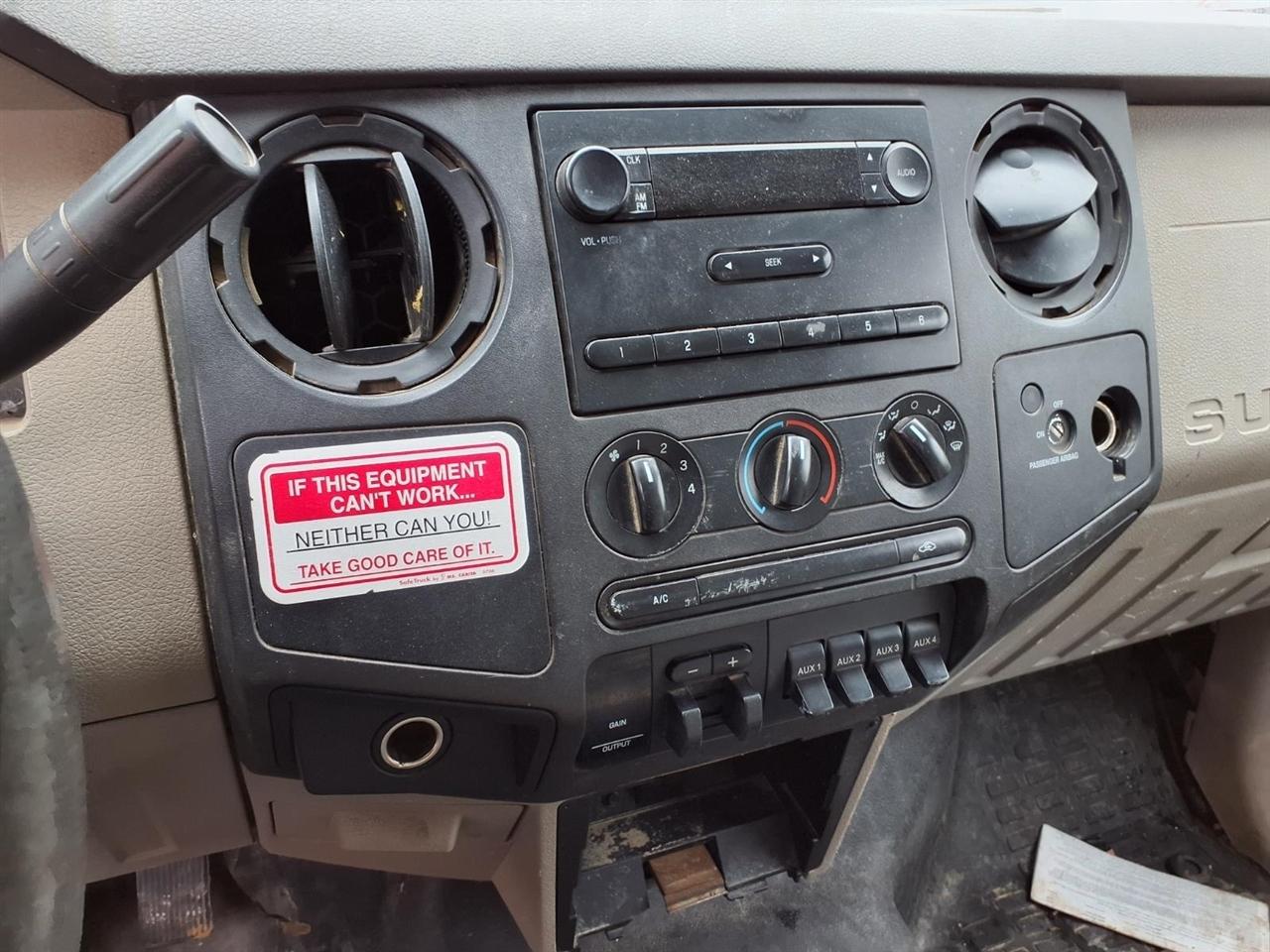 Ford Super Duty F-450 DRW 2WD Reg Cab 141" WB 60" CA XLT 2008