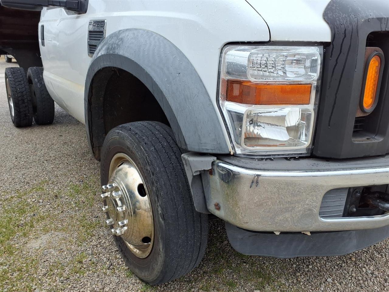 Ford Super Duty F-450 DRW 2WD Reg Cab 141" WB 60" CA XLT 2008