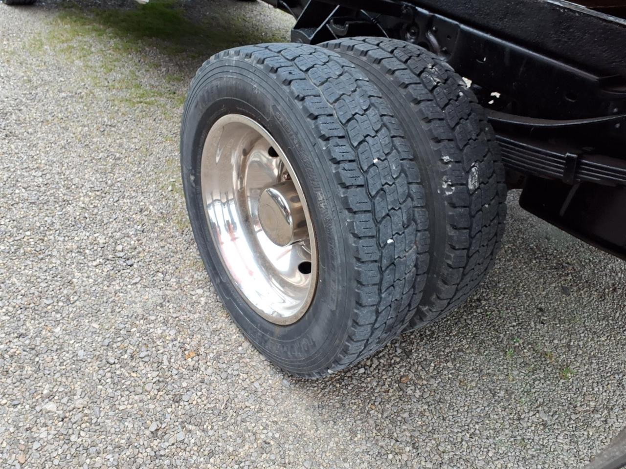 Ford Super Duty F-450 DRW 2WD Reg Cab 141" WB 60" CA XLT 2008