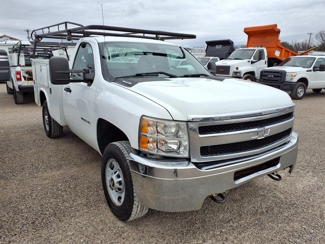 Chevrolet Silverado 2500HD 2WD Reg Cab 133.7" Work Truck 2014