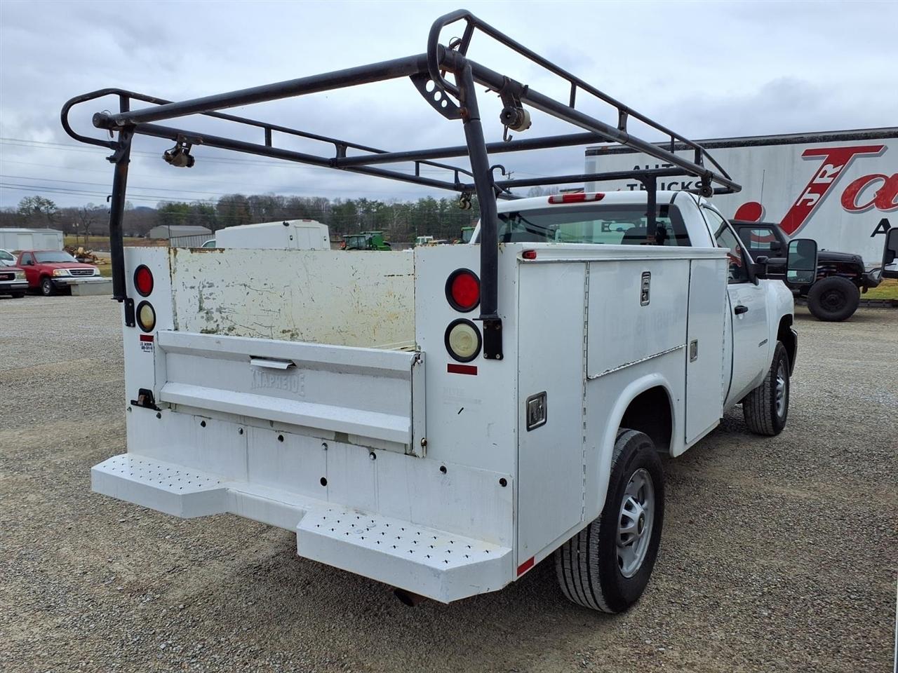 Chevrolet Silverado 2500HD 2WD Reg Cab 133.7" Work Truck 2014