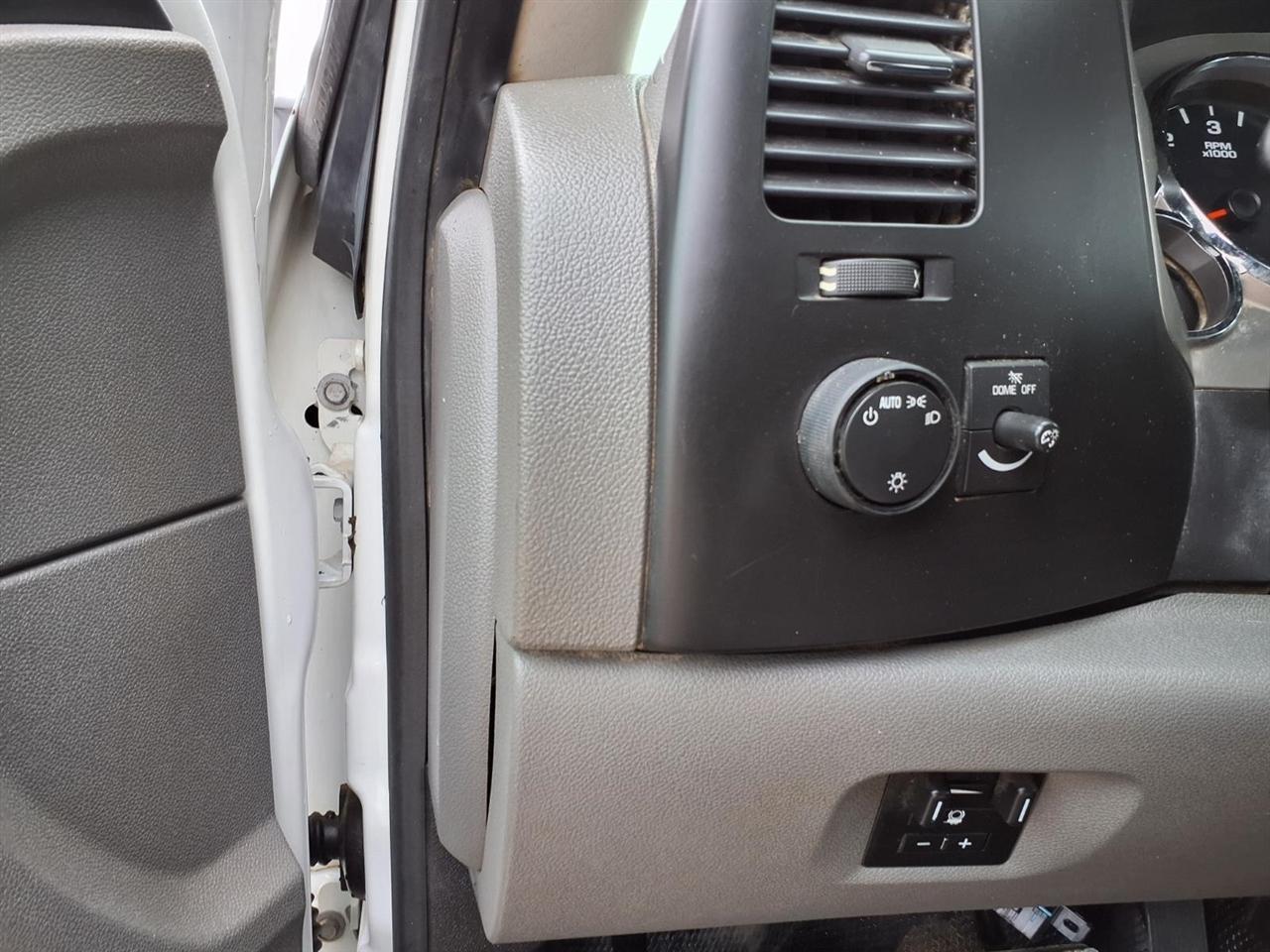 Chevrolet Silverado 2500HD 2WD Reg Cab 133.7" Work Truck 2014