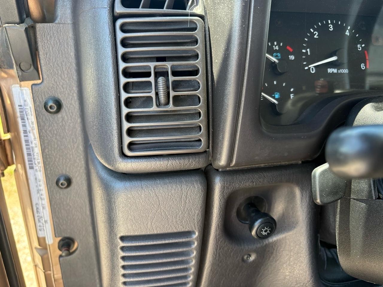 Jeep Wrangler 2dr Sport 1999