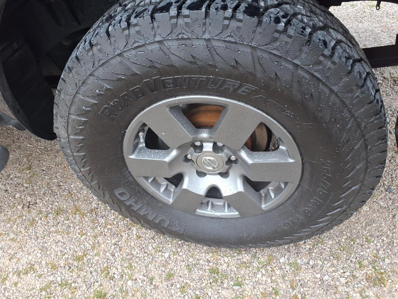 Nissan Frontier 4WD Crew Cab SWB Auto PRO-4X 2010