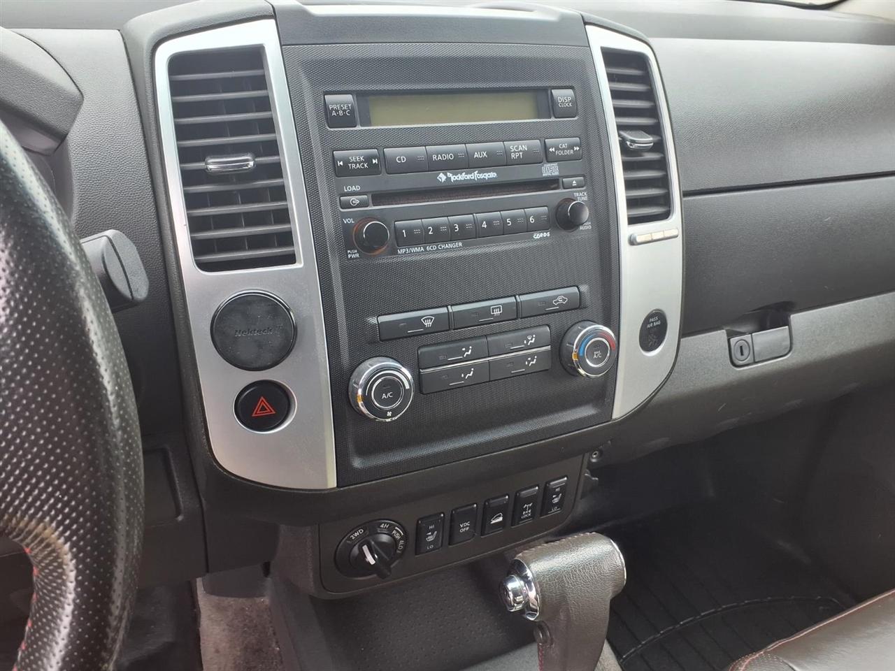 Nissan Frontier 4WD Crew Cab SWB Auto PRO-4X 2010