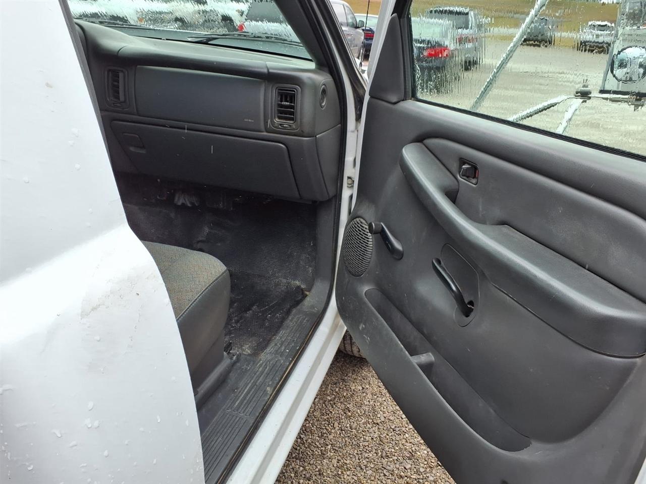 Chevrolet Silverado 3500 Classic 4WD Reg Cab 161.5" WB, 84.9" CA WT 2007