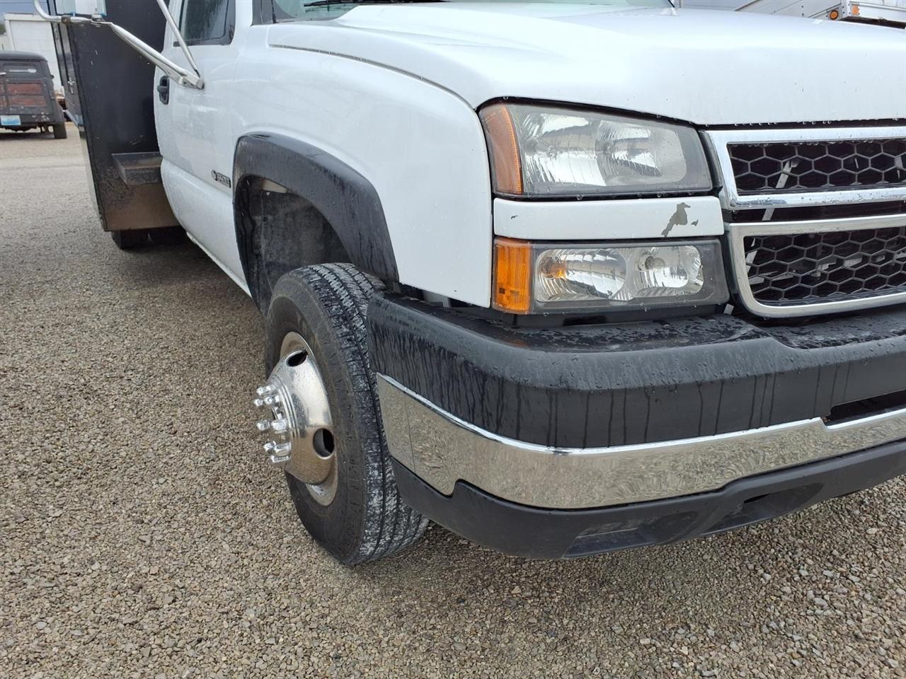 Chevrolet Silverado 3500 Classic 4WD Reg Cab 161.5" WB, 84.9" CA WT 2007
