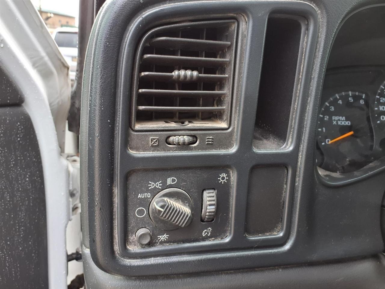 Chevrolet Silverado 3500 Classic 4WD Reg Cab 161.5" WB, 84.9" CA WT 2007