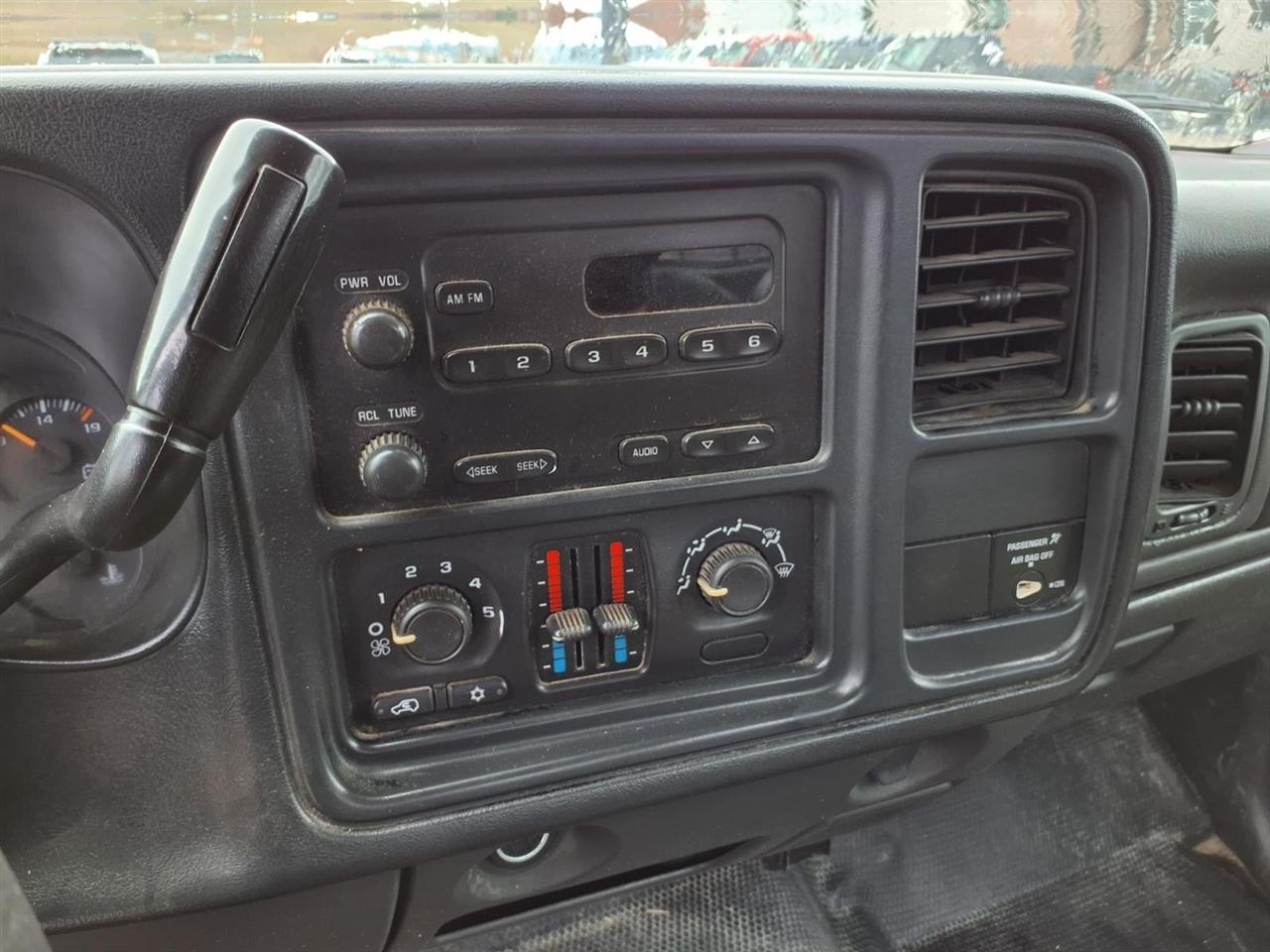 Chevrolet Silverado 3500 Classic 4WD Reg Cab 161.5" WB, 84.9" CA WT 2007