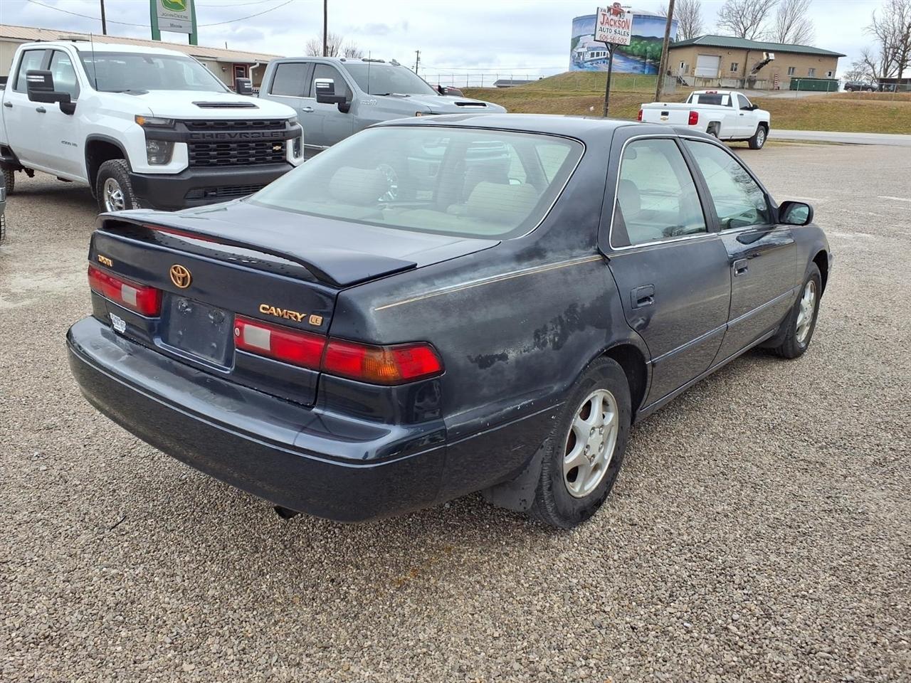 Toyota Camry 4dr Sdn XLE Auto 1998