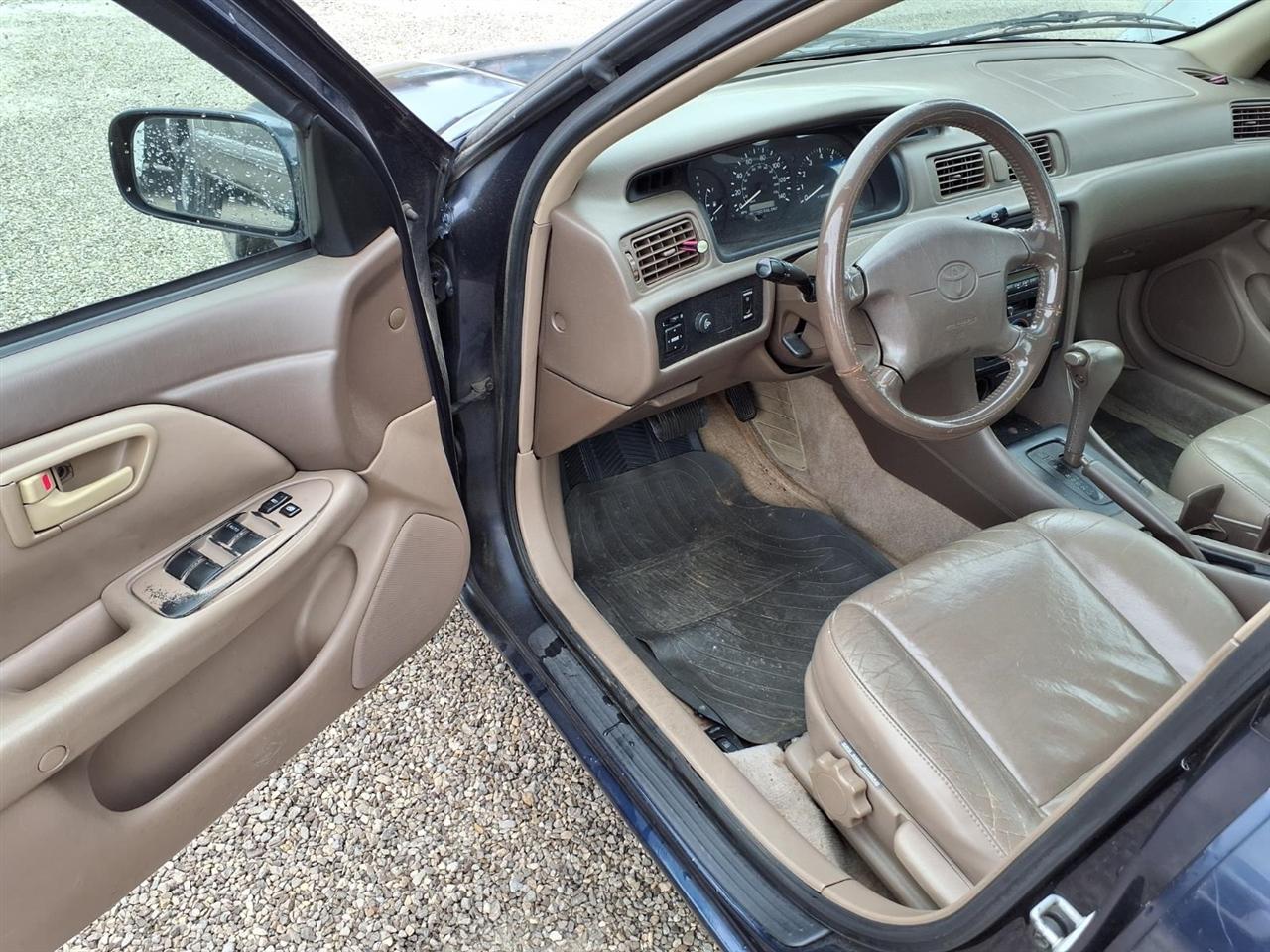 Toyota Camry 4dr Sdn XLE Auto 1998