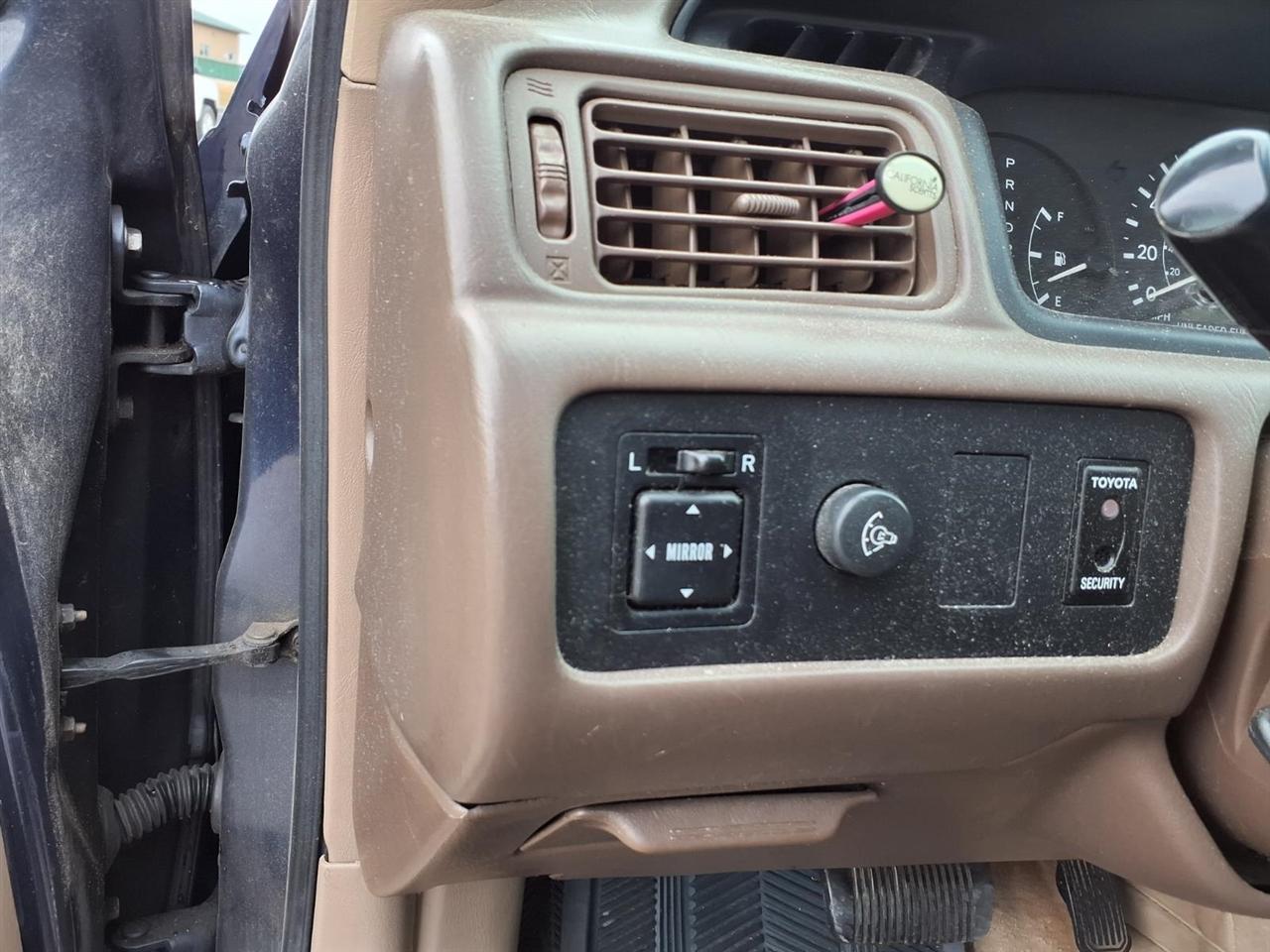 Toyota Camry 4dr Sdn XLE Auto 1998