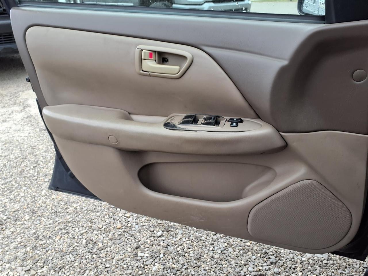 Toyota Camry 4dr Sdn XLE Auto 1998