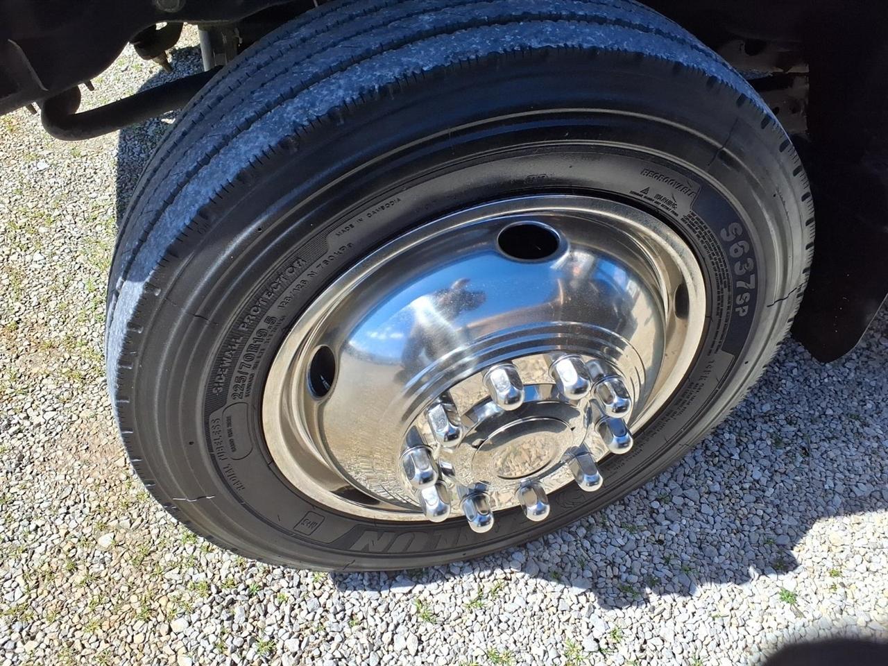 Ford Super Duty F-550 DRW XLT 4WD Reg Cab 145" WB 60" CA 2020