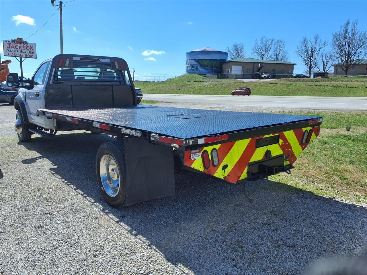 Ford Super Duty F-550 DRW XLT 4WD Reg Cab 145" WB 60" CA 2020