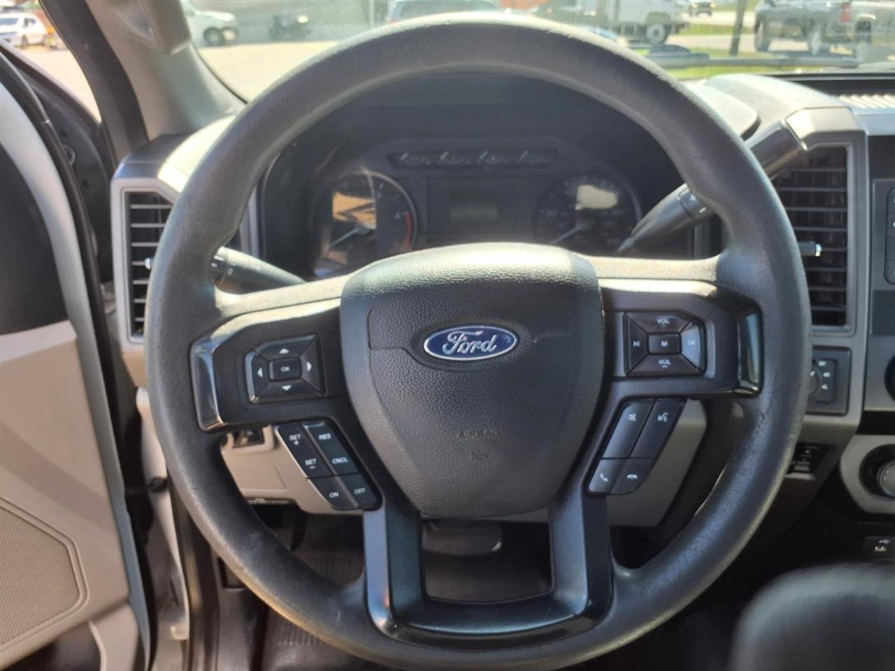 Ford Super Duty F-550 DRW XLT 4WD Reg Cab 145" WB 60" CA 2020