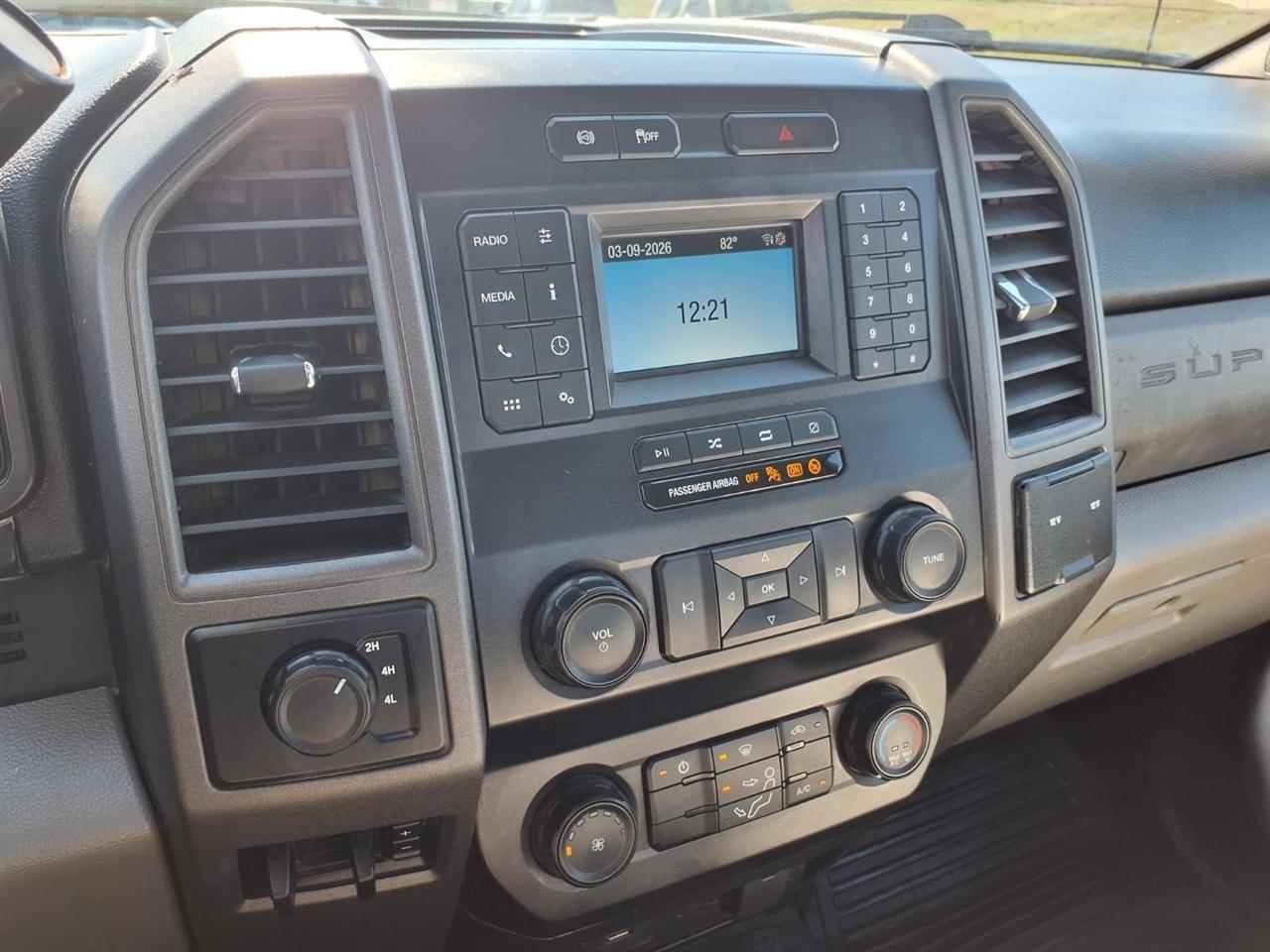 Ford Super Duty F-550 DRW XLT 4WD Reg Cab 145" WB 60" CA 2020