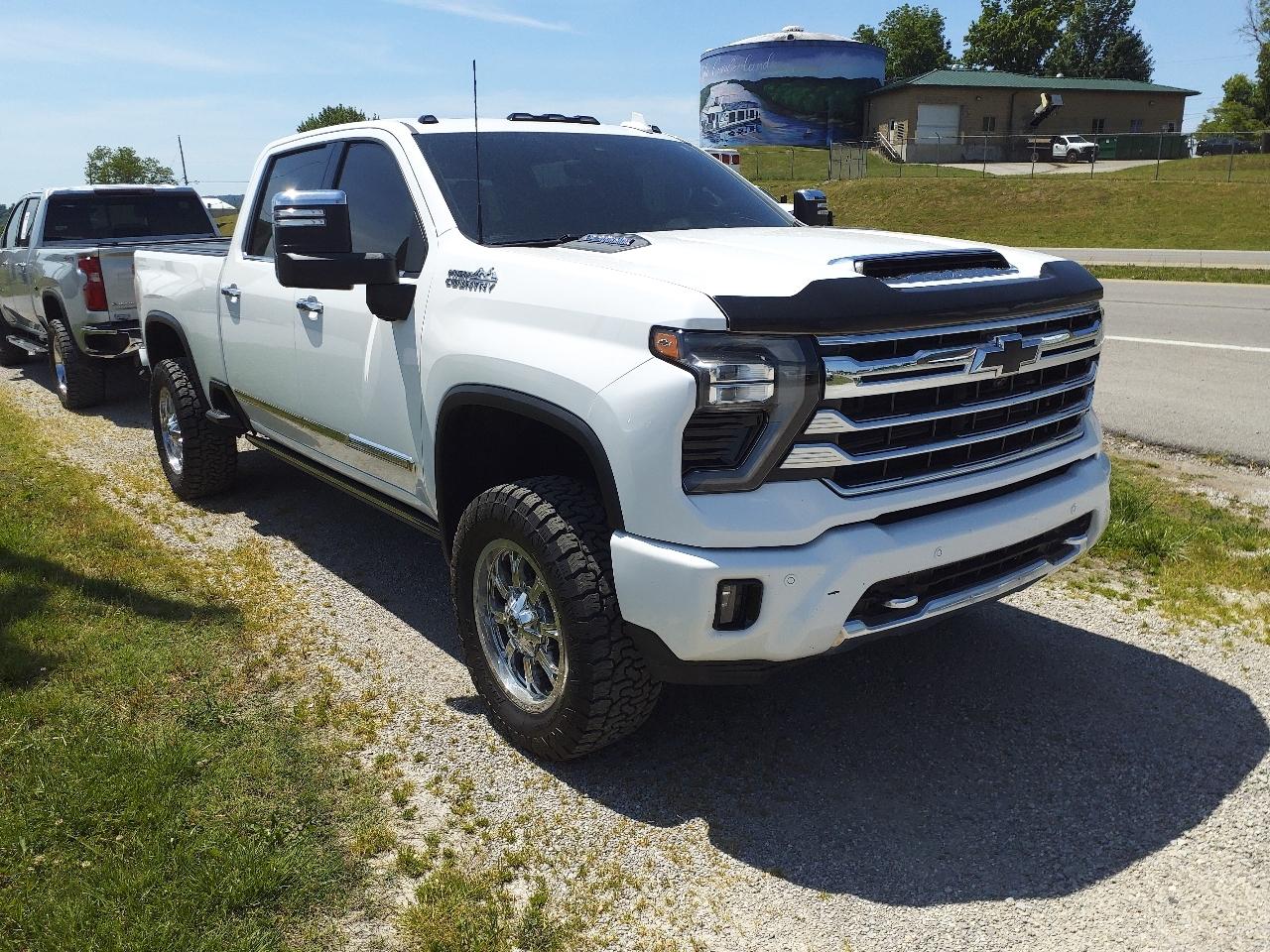 2024 Chevrolet Silverado 2500HD 4WD Crew Cab 159" High Country