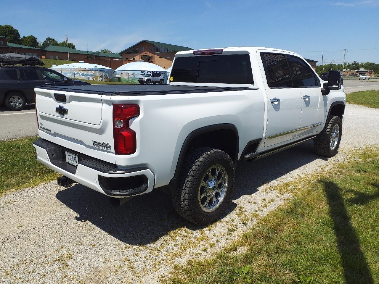 Chevrolet Silverado 2500HD 4WD Crew Cab 159" High Country 2024