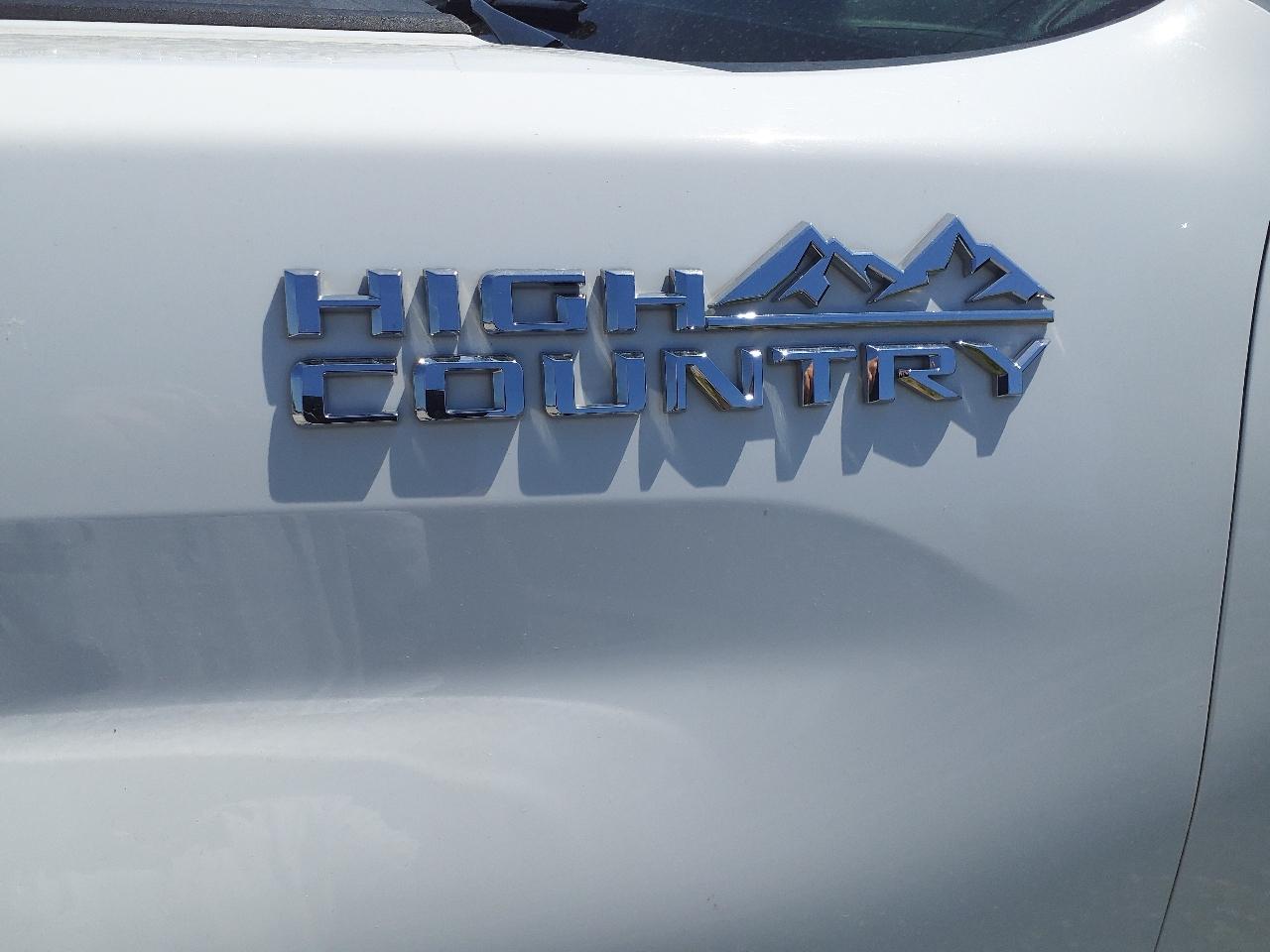 Chevrolet Silverado 2500HD 4WD Crew Cab 159" High Country 2024