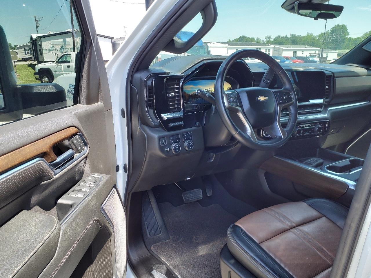 Chevrolet Silverado 2500HD 4WD Crew Cab 159" High Country 2024