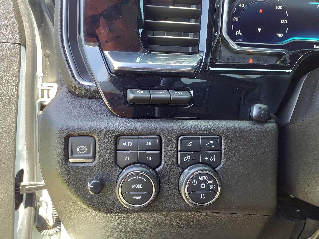 Chevrolet Silverado 2500HD 4WD Crew Cab 159" High Country 2024