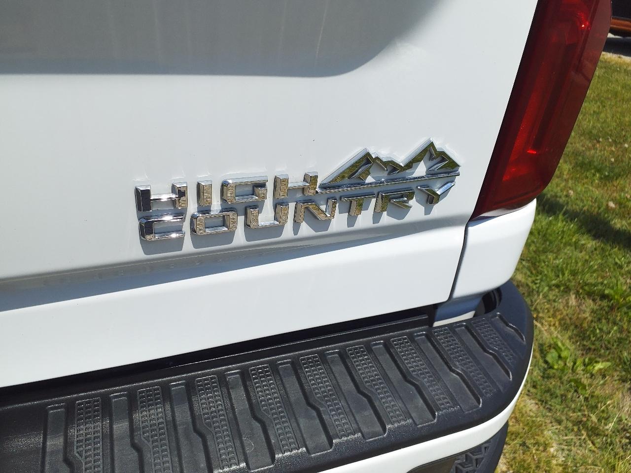Chevrolet Silverado 2500HD 4WD Crew Cab 159" High Country 2024