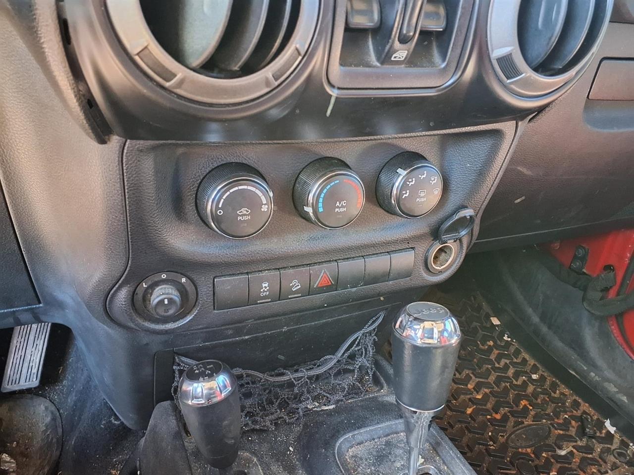 Jeep Wrangler Unlimited 4WD 4dr Sport 2014