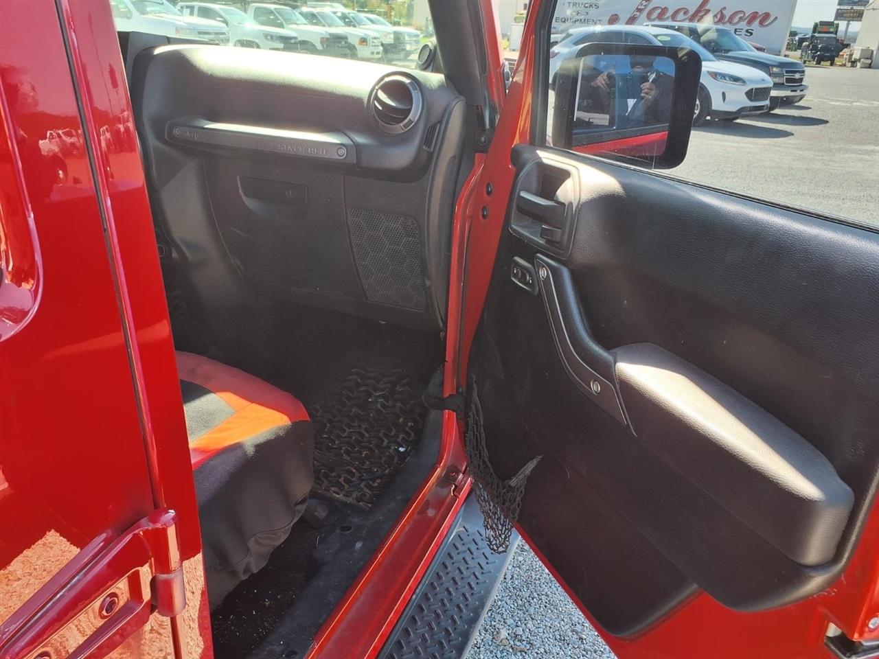 Jeep Wrangler Unlimited 4WD 4dr Sport 2014