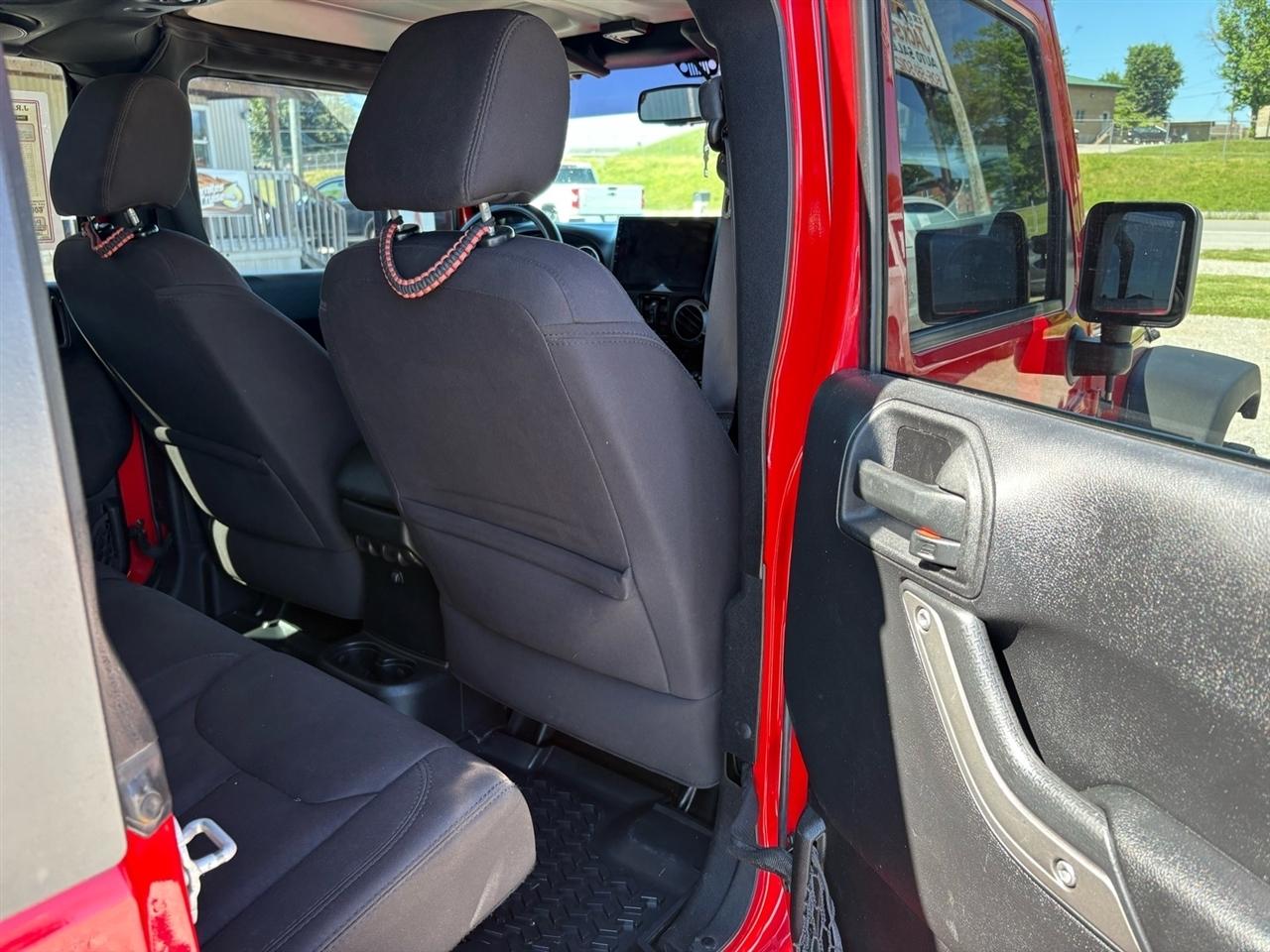 Jeep Wrangler Unlimited 4WD 4dr Sport 2014