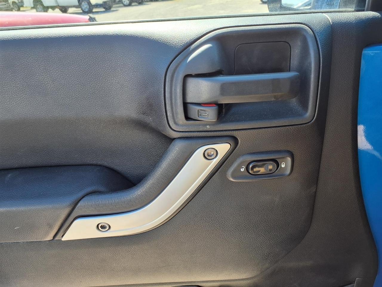 Jeep Wrangler Unlimited 4WD 4dr Sahara 2015