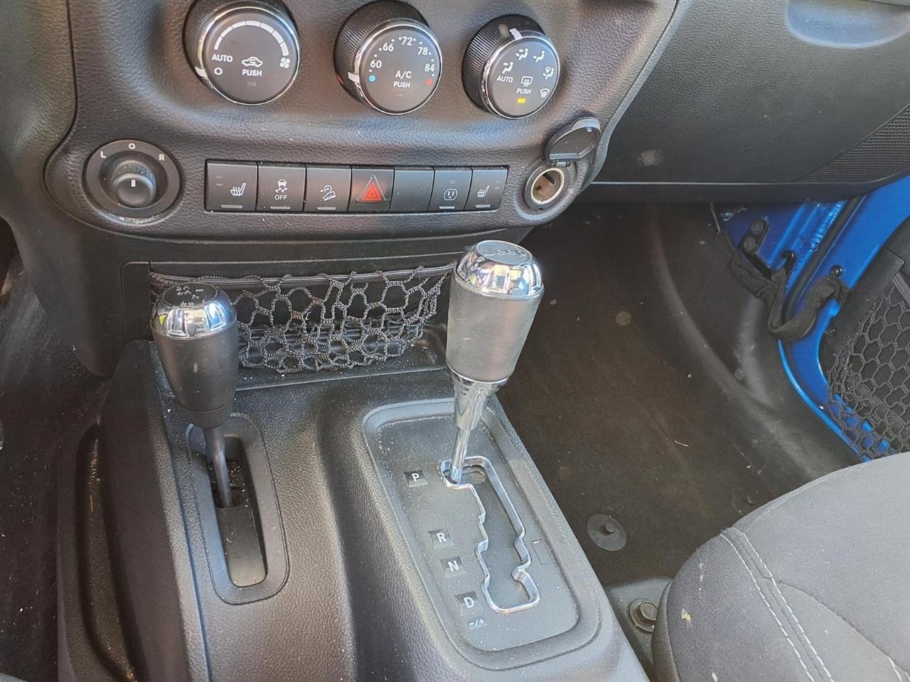 Jeep Wrangler Unlimited 4WD 4dr Sahara 2015