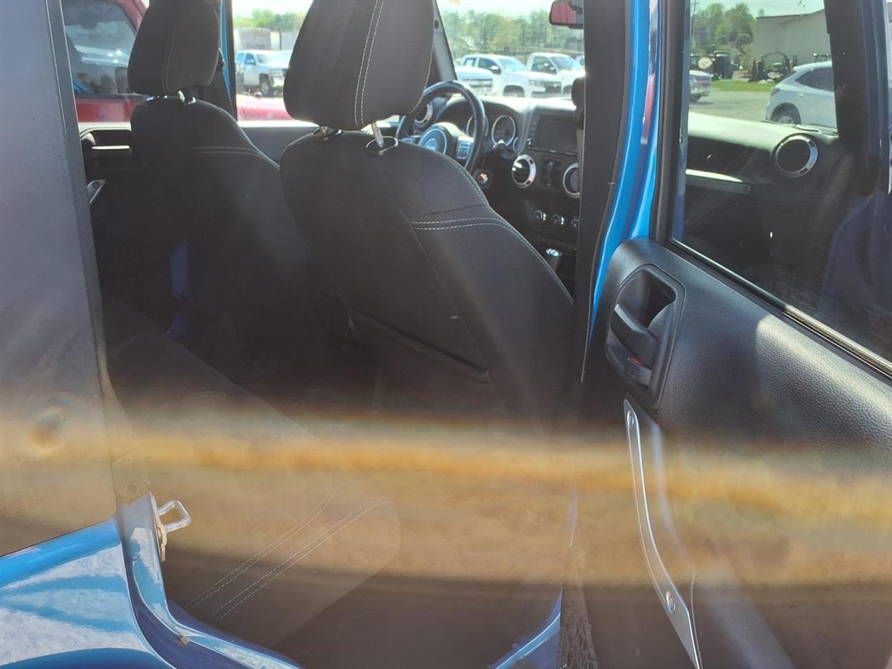 Jeep Wrangler Unlimited 4WD 4dr Sahara 2015