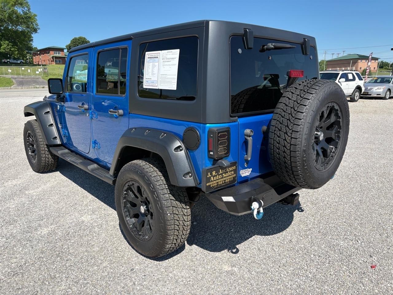 Jeep Wrangler Unlimited 4WD 4dr Sahara 2015
