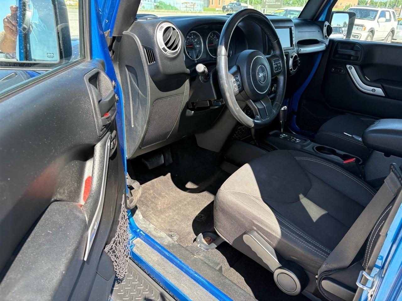 Jeep Wrangler Unlimited 4WD 4dr Sahara 2015