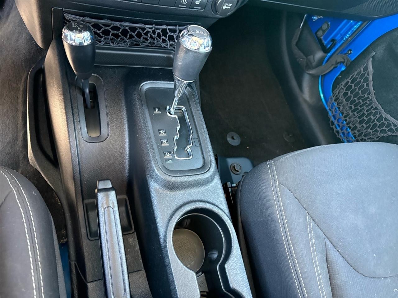 Jeep Wrangler Unlimited 4WD 4dr Sahara 2015