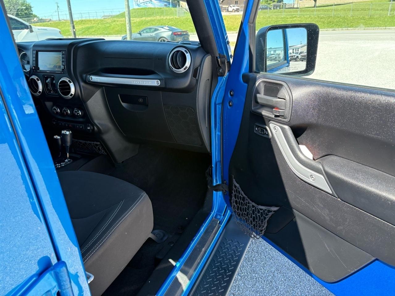 Jeep Wrangler Unlimited 4WD 4dr Sahara 2015