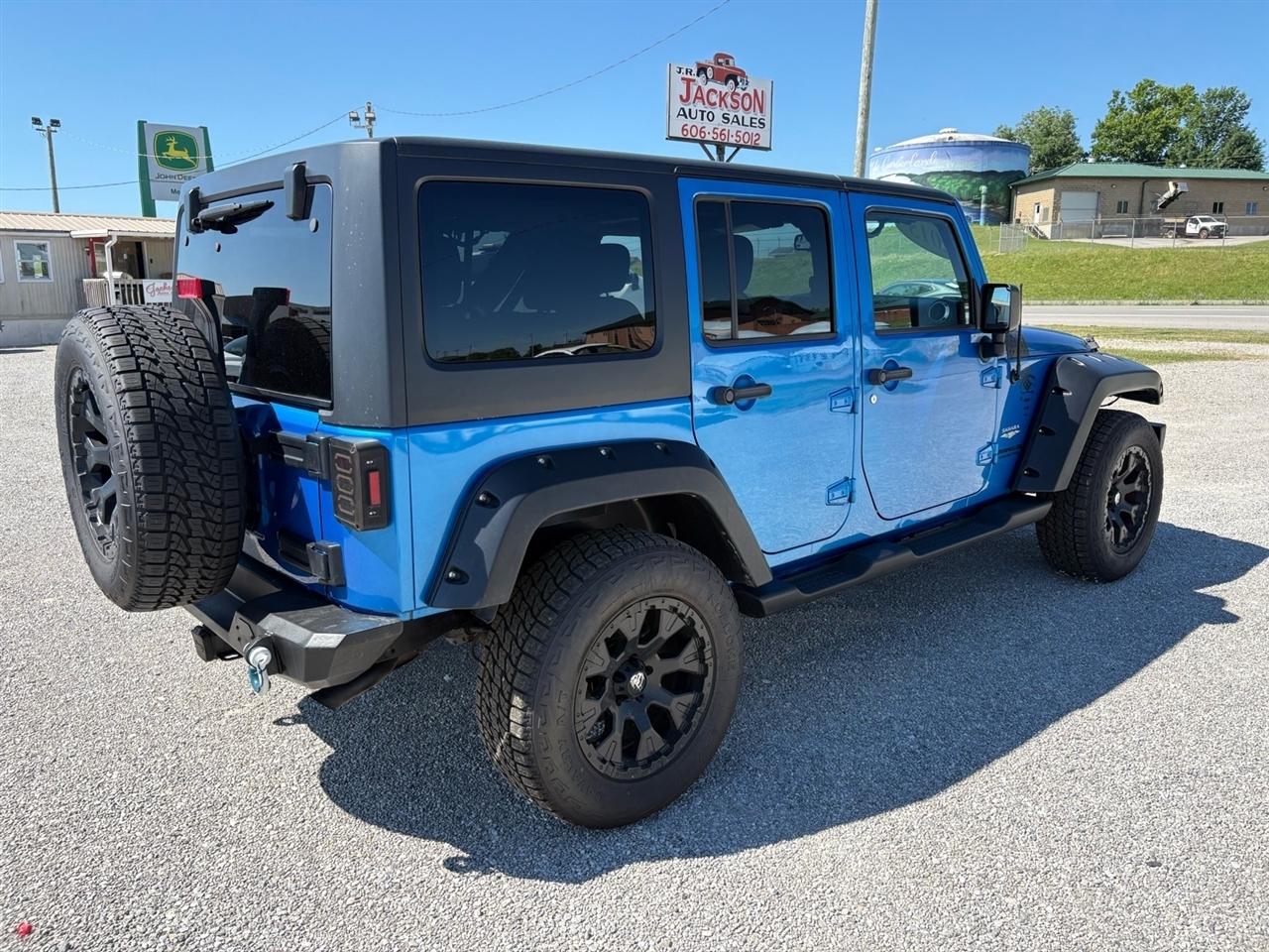 Jeep Wrangler Unlimited 4WD 4dr Sahara 2015