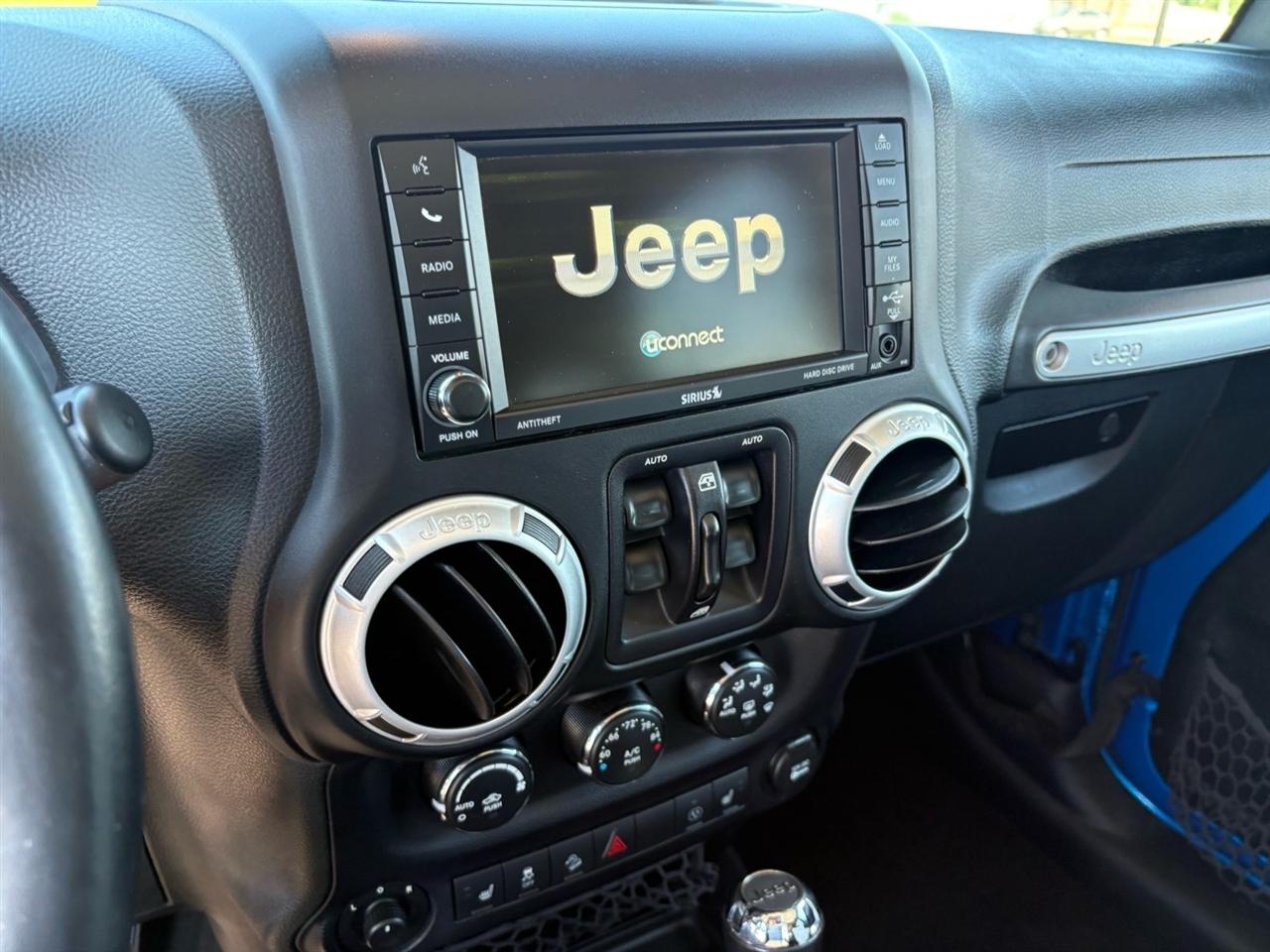 Jeep Wrangler Unlimited 4WD 4dr Sahara 2015