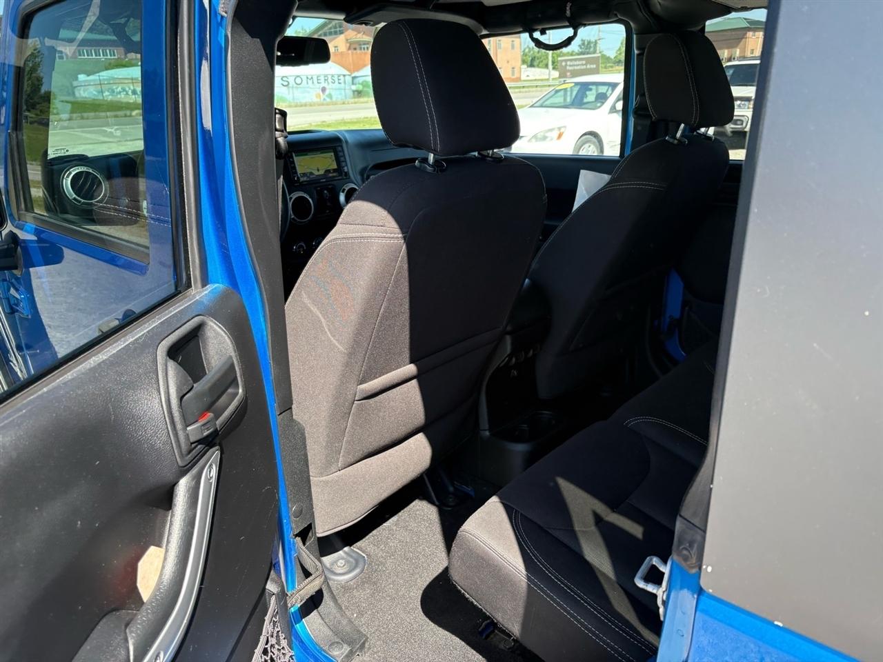 Jeep Wrangler Unlimited 4WD 4dr Sahara 2015
