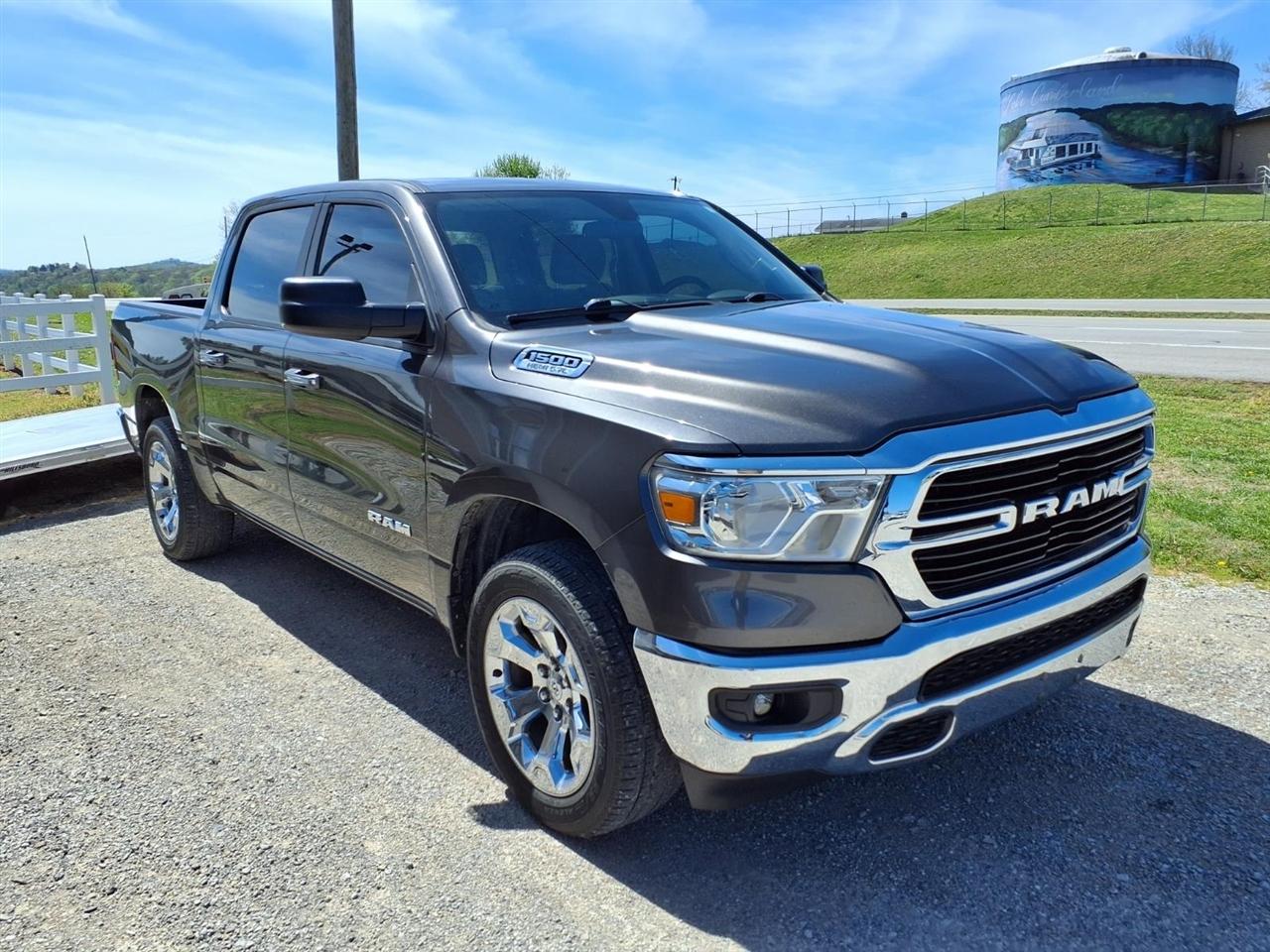 RAM 1500 Big Horn/Lone Star 4x4 Crew Cab 5'7" Box 2019