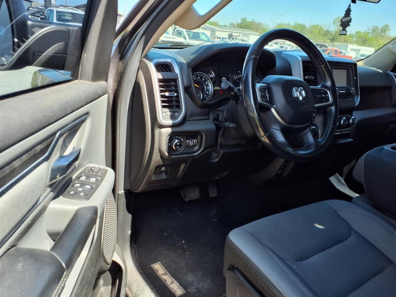 RAM 1500 Big Horn/Lone Star 4x4 Crew Cab 5'7" Box 2019