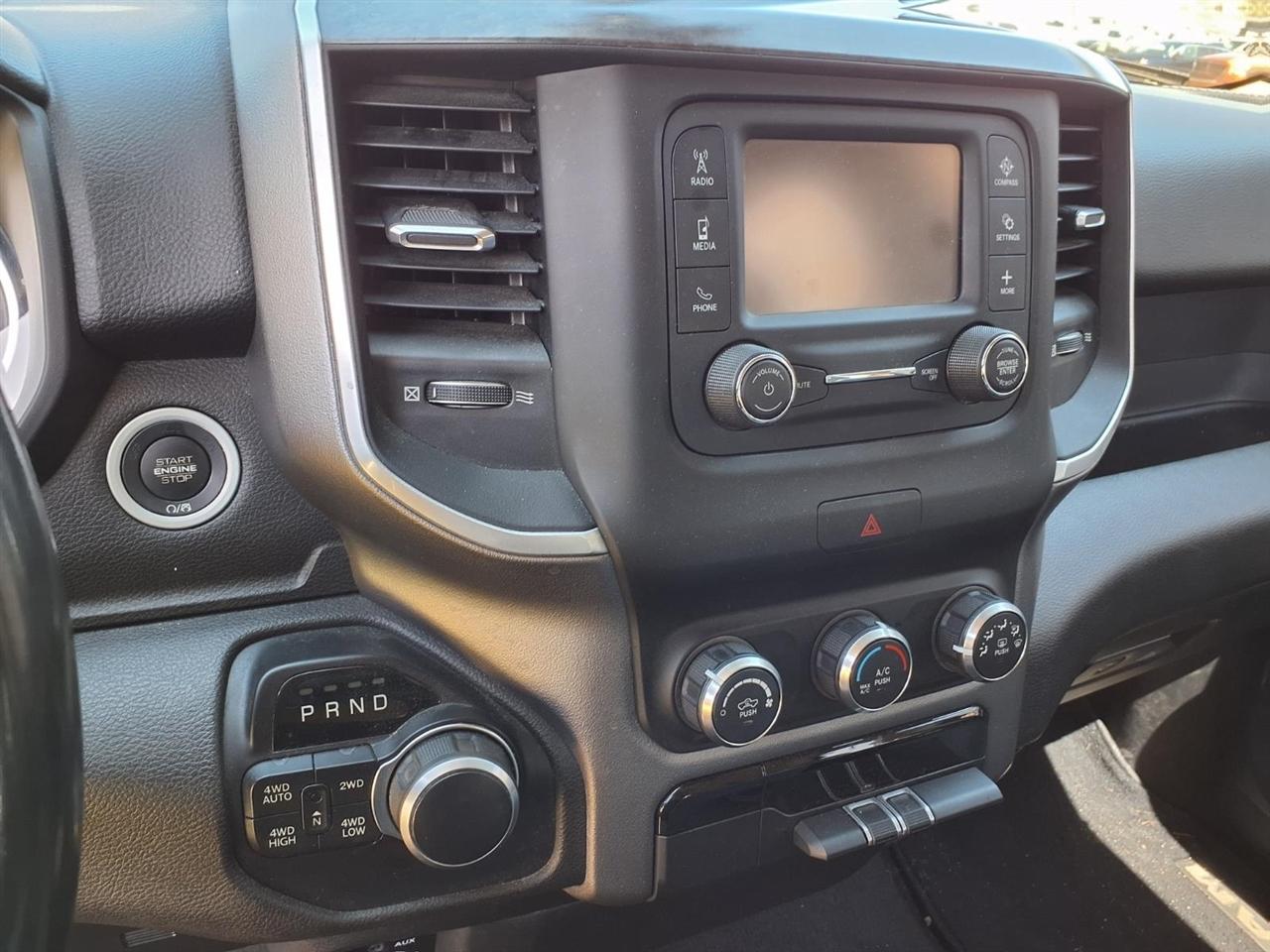 RAM 1500 Big Horn/Lone Star 4x4 Crew Cab 5'7" Box 2019