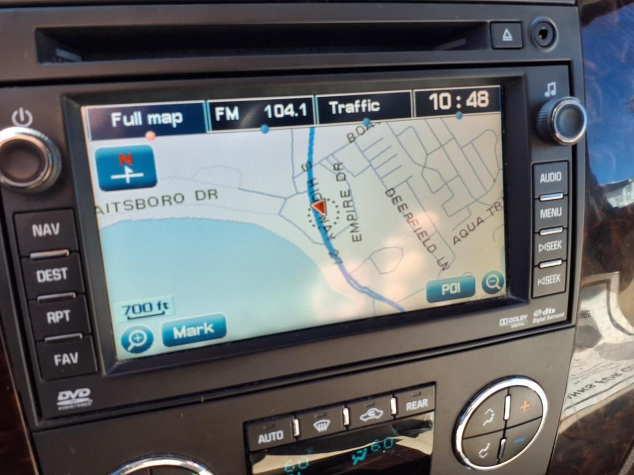 GMC Yukon XL AWD 4dr 1500 Denali 2011