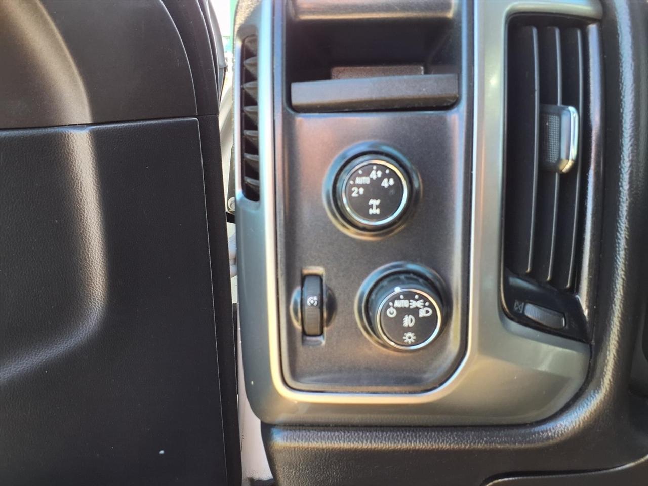 Chevrolet Silverado 1500 4WD Double Cab 143.5" LT w/1LT 2015