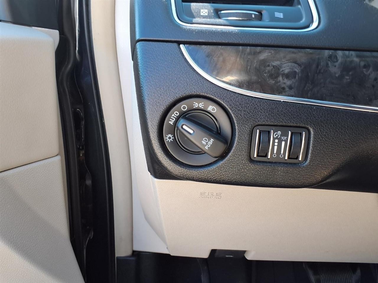 Chrysler Town & Country 4dr Wgn Touring 2014